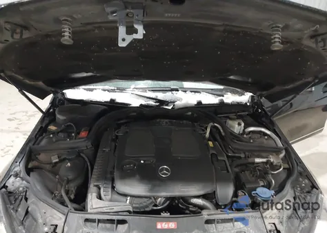 2013 Mercedes-Benz C 300 Sport 4Matic z USA, uszkodzony, nr VIN WDDGF8AB6DR274323